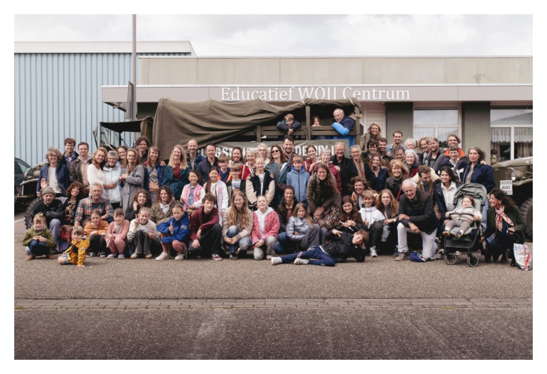 Groepsfoto Familie Boon 2025, Kleur